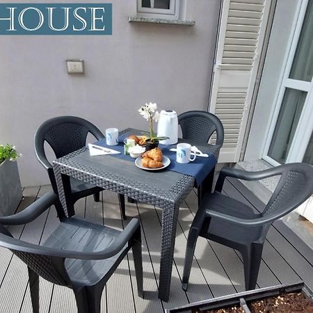 Palm House Apartment Brusimpiano Luaran gambar
